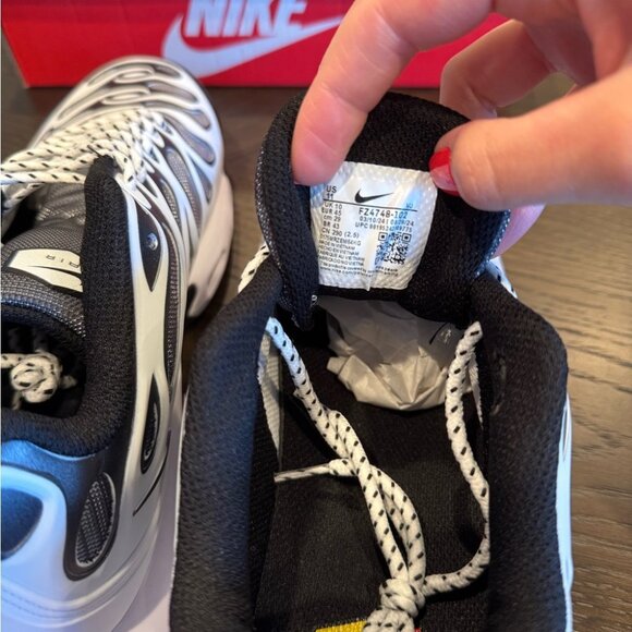 Nike Air Max Plus Drift - Picture 4 of 5